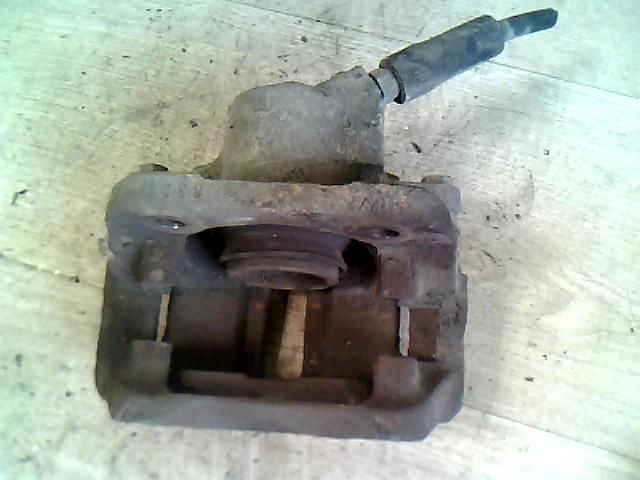 bontott RENAULT CLIO II Jobb első Féknyereg Munkahengerrel