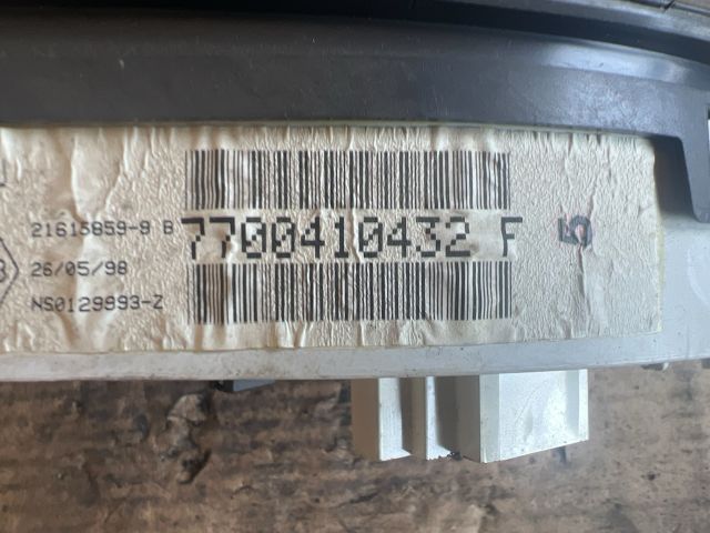 bontott RENAULT CLIO II Kilométeróra