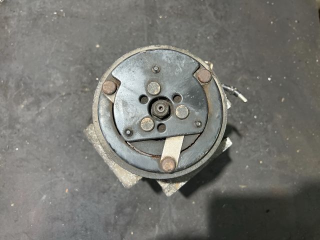 bontott RENAULT CLIO II Klímakompresszor