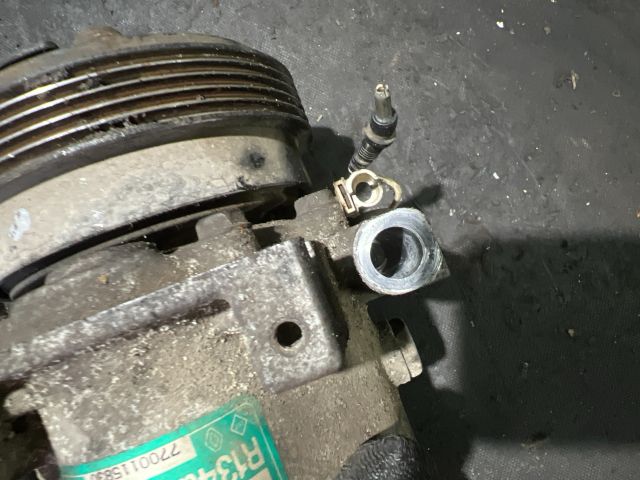 bontott RENAULT CLIO II Klímakompresszor