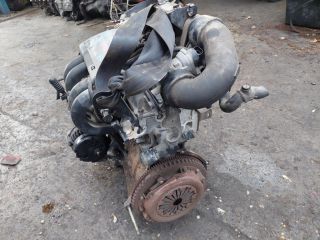 bontott RENAULT CLIO II Motor (Fűzött blokk hengerfejjel)