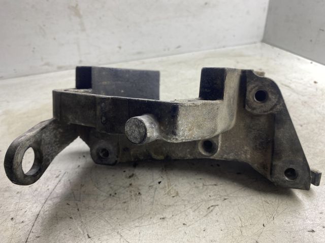 bontott RENAULT CLIO II Motor Tartó Bak (Pozíciófüggetlen)