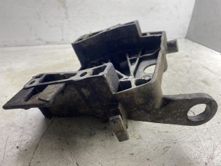bontott RENAULT CLIO II Motor Tartó Bak (Pozíciófüggetlen)