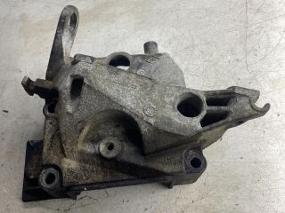 bontott RENAULT CLIO II Motor Tartó Bak (Pozíciófüggetlen)