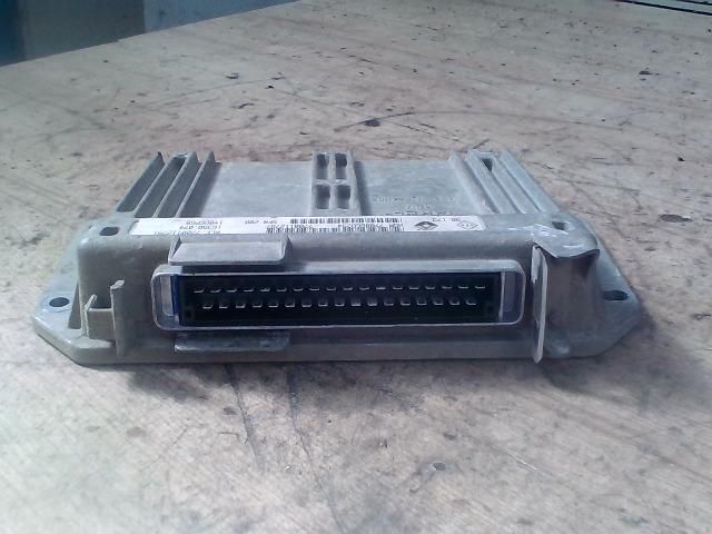 bontott RENAULT CLIO II Motorvezérlő