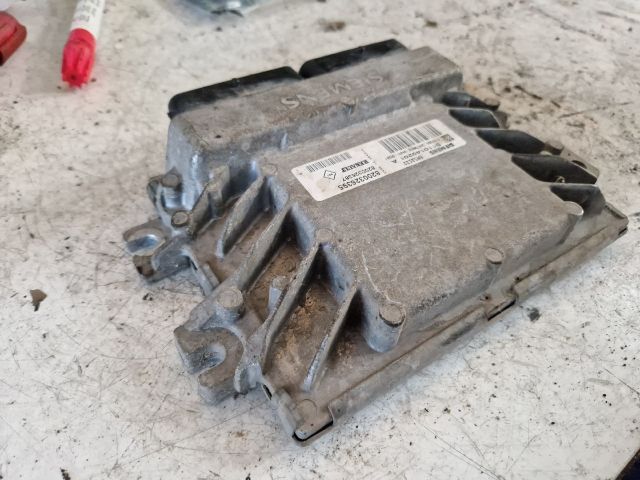 bontott RENAULT CLIO II Motorvezérlő