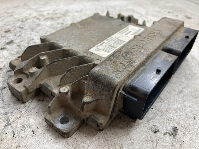 bontott RENAULT CLIO II Motorvezérlő