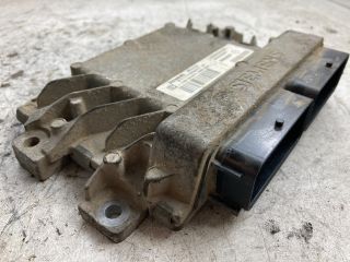 bontott RENAULT CLIO II Motorvezérlő
