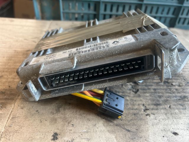 bontott RENAULT CLIO II Motorvezérlő