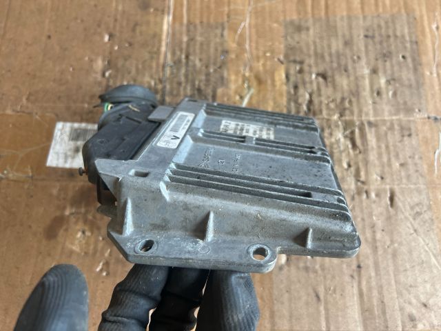 bontott RENAULT CLIO II Motorvezérlő