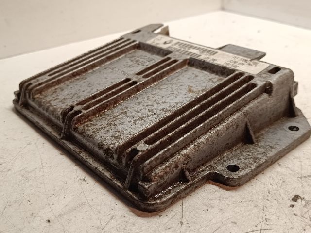 bontott RENAULT CLIO II Motorvezérlő