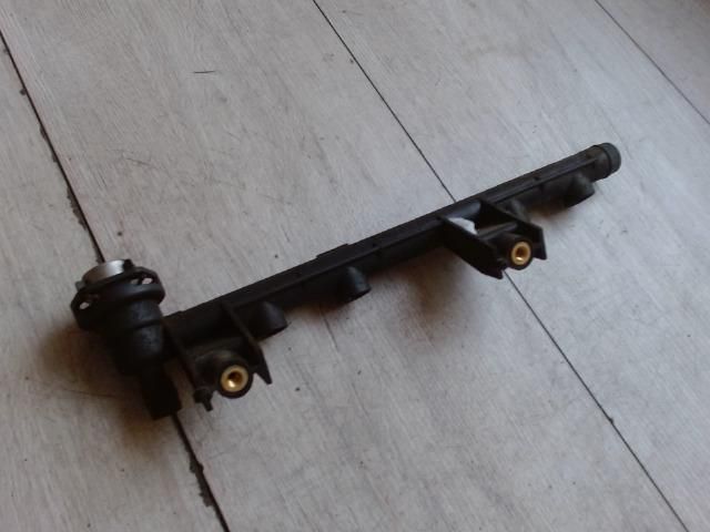 bontott RENAULT CLIO II Porlasztó Sor / Híd