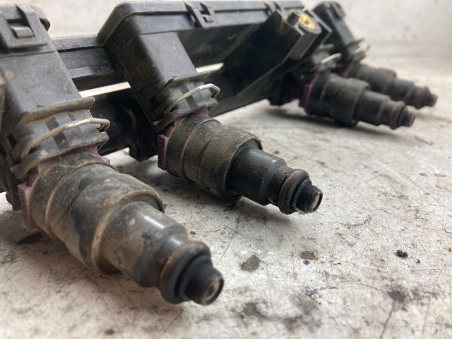 bontott RENAULT CLIO II Porlasztó Sor / Híd