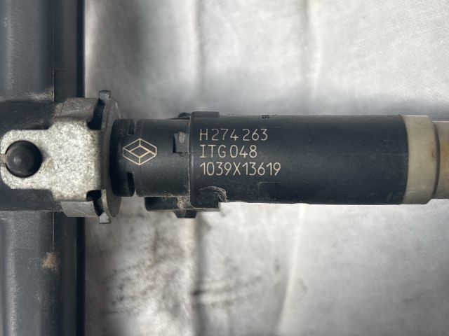 bontott RENAULT CLIO II Porlasztó Sor / Híd