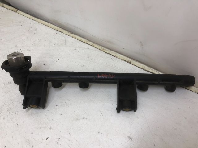 bontott RENAULT CLIO II Porlasztó Sor / Híd