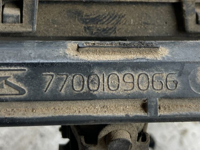 bontott RENAULT CLIO II Porlasztó Sor / Híd