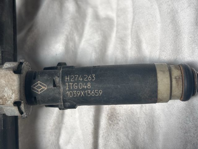 bontott RENAULT CLIO II Porlasztó Sor / Híd