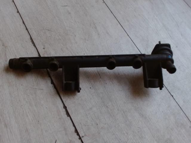 bontott RENAULT CLIO II Porlasztó Sor / Híd