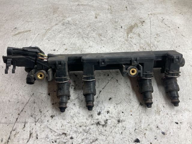 bontott RENAULT CLIO II Porlasztó Sor / Híd