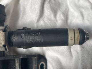 bontott RENAULT CLIO II Porlasztó Sor / Híd