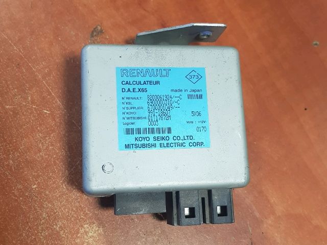 bontott RENAULT CLIO II Szervó Szivattyú Elektronika