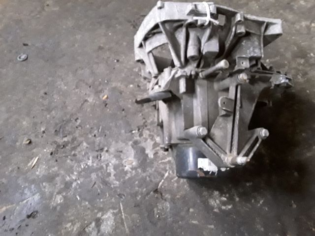 bontott RENAULT CLIO II Váltó (Mechanikus)