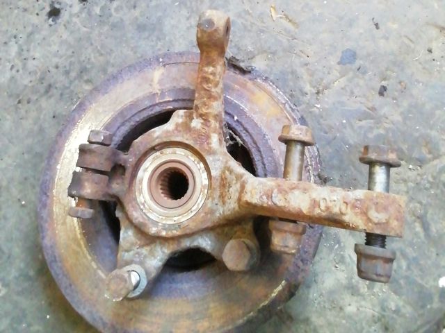 bontott RENAULT CLIO II Bal első Csonkállvány Kerékaggyal