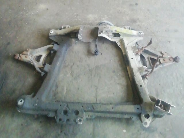 bontott RENAULT CLIO II Első Bölcső