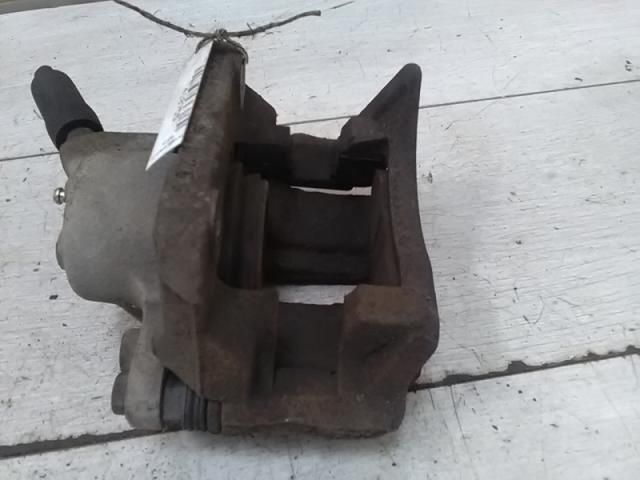 bontott RENAULT CLIO II Jobb első Féknyereg Munkahengerrel