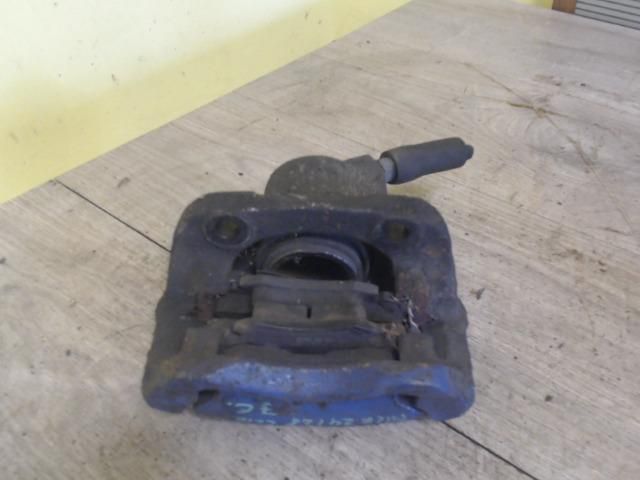 bontott RENAULT CLIO II Jobb első Féknyereg Munkahengerrel