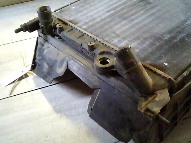 bontott RENAULT CLIO II Vízhűtő Radiátor (Nem klímás)