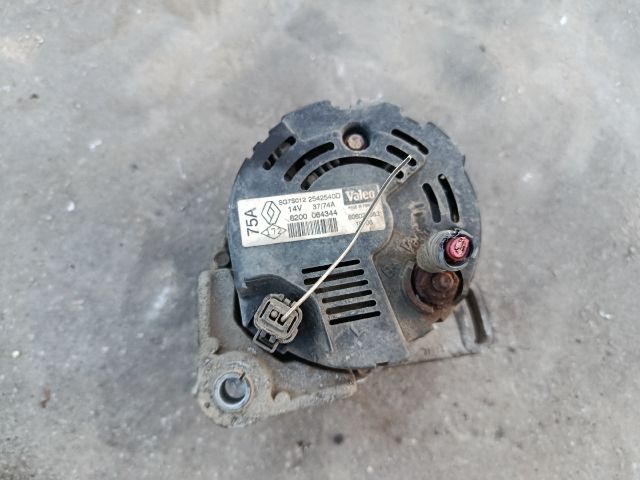 bontott RENAULT CLIO II Generátor