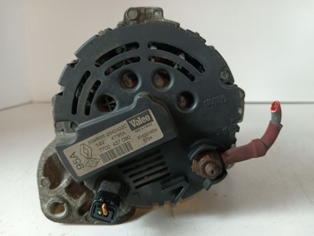 bontott RENAULT CLIO II Generátor