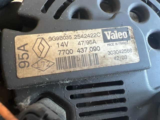 bontott RENAULT CLIO II Generátor