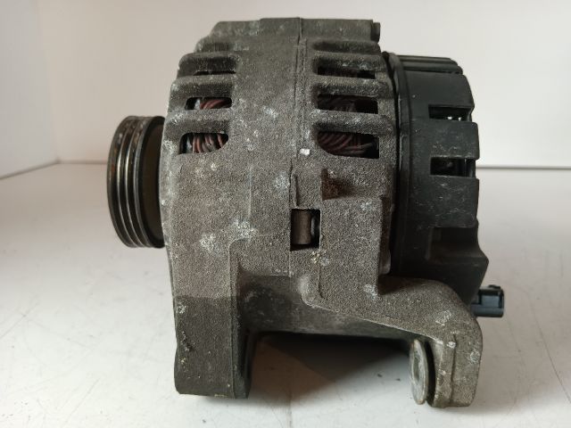 bontott RENAULT CLIO II Generátor