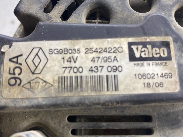 bontott RENAULT CLIO II Generátor