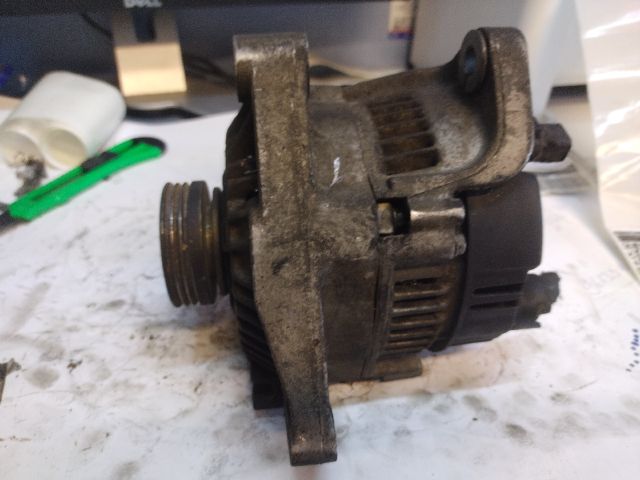 bontott RENAULT CLIO II Generátor