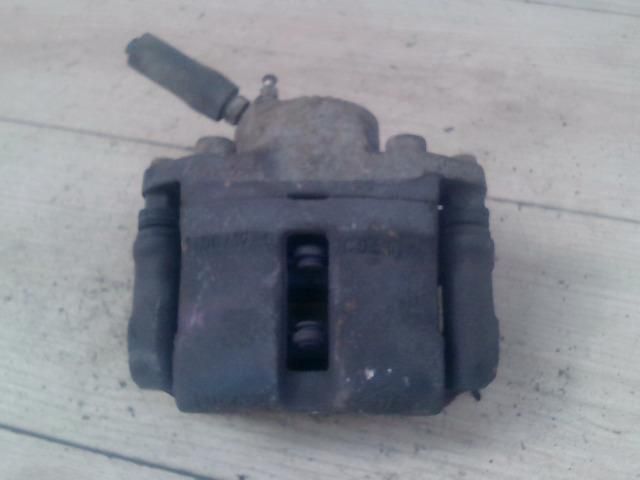 bontott RENAULT CLIO II Jobb első Féknyereg Munkahengerrel