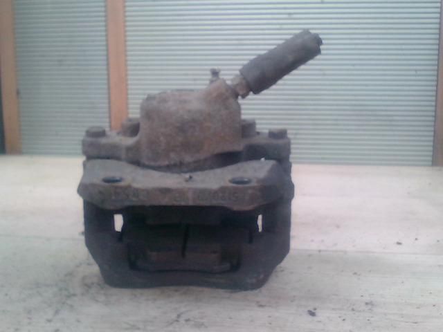 bontott RENAULT CLIO II Jobb első Féknyereg Munkahengerrel