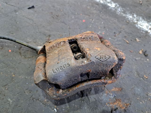 bontott RENAULT CLIO II Jobb első Féknyereg Munkahengerrel