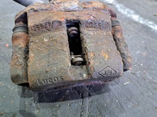 bontott RENAULT CLIO II Jobb első Féknyereg Munkahengerrel