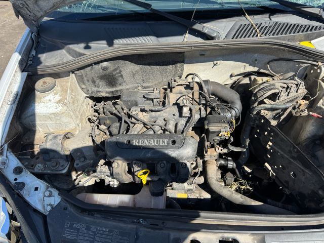 bontott RENAULT CLIO II Motor (Fűzött blokk hengerfejjel)