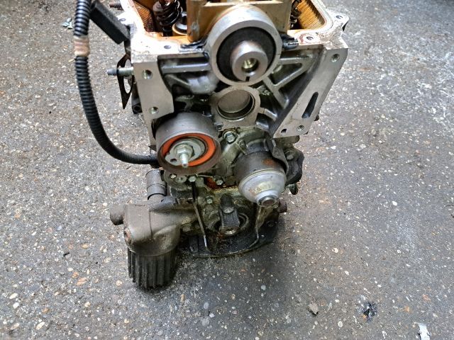 bontott RENAULT CLIO II Motor (Fűzött blokk hengerfejjel)