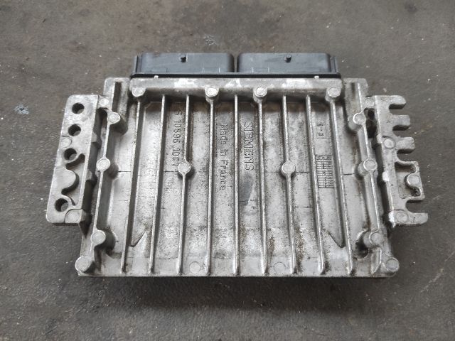 bontott RENAULT CLIO II Motorvezérlő