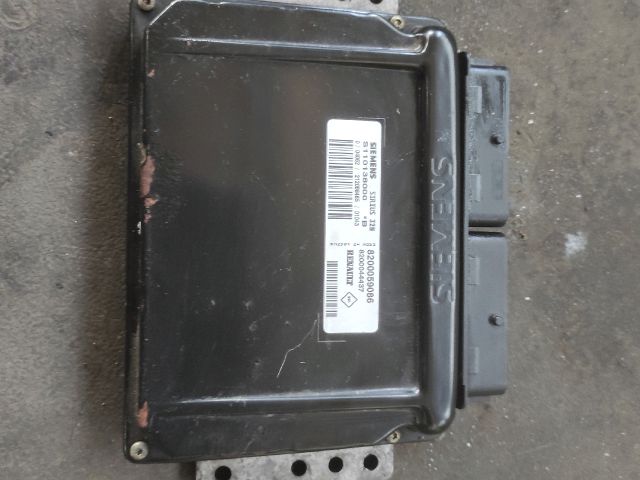 bontott RENAULT CLIO II Motorvezérlő