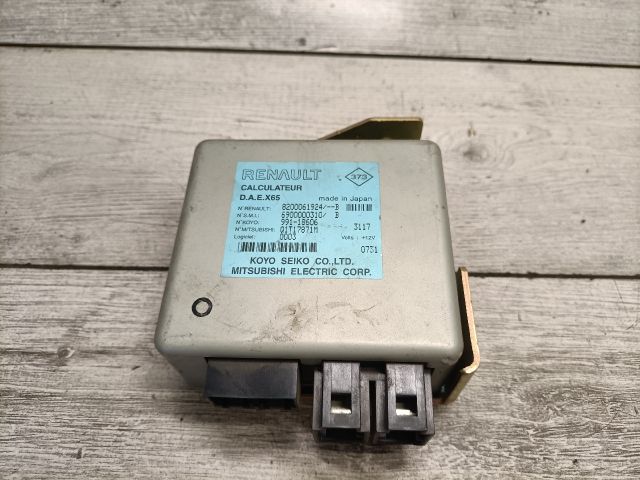 bontott RENAULT CLIO II Szervó Szivattyú Elektronika