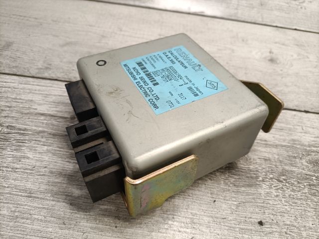 bontott RENAULT CLIO II Szervó Szivattyú Elektronika