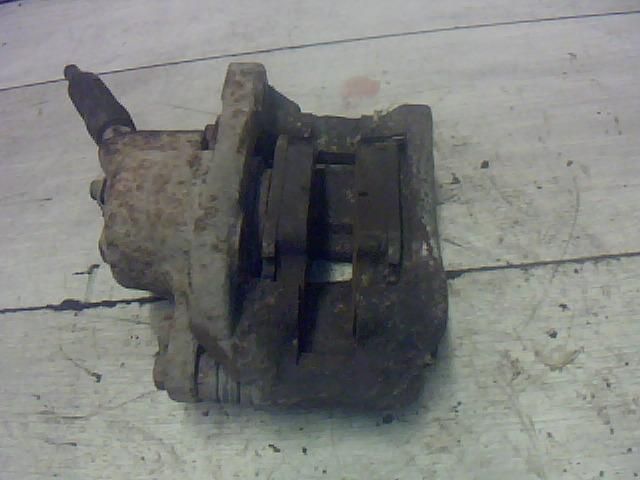 bontott RENAULT CLIO II Jobb első Féknyereg Munkahengerrel