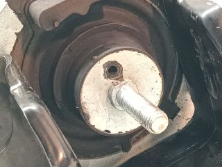 bontott RENAULT CLIO II Motor Tartó Bak Jobb