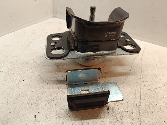 bontott RENAULT CLIO II Motor Tartó Bak Jobb